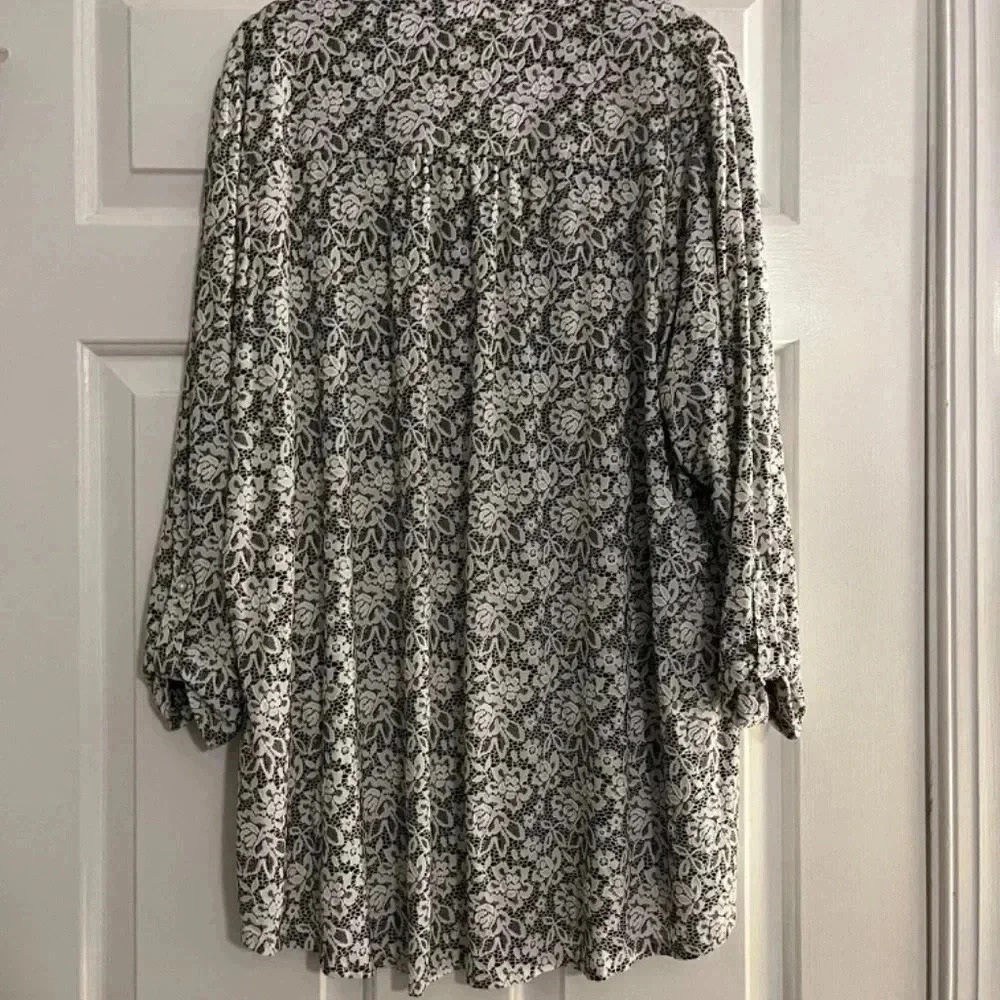 Roz & Ali 3x White lace and black top - Picture 2 of 6